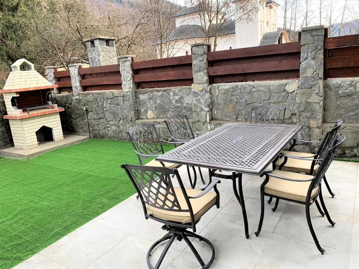Holiday Home In Sinaia Extérieur photo